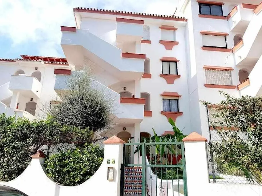 One Bed Apt, Terrace, Sea And Pool View, Walk To Beach Torremolinos Spain