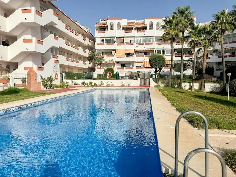 One Bed Apt, Terrace, Sea And Pool View, Walk To Beach Torremolinos Apartment