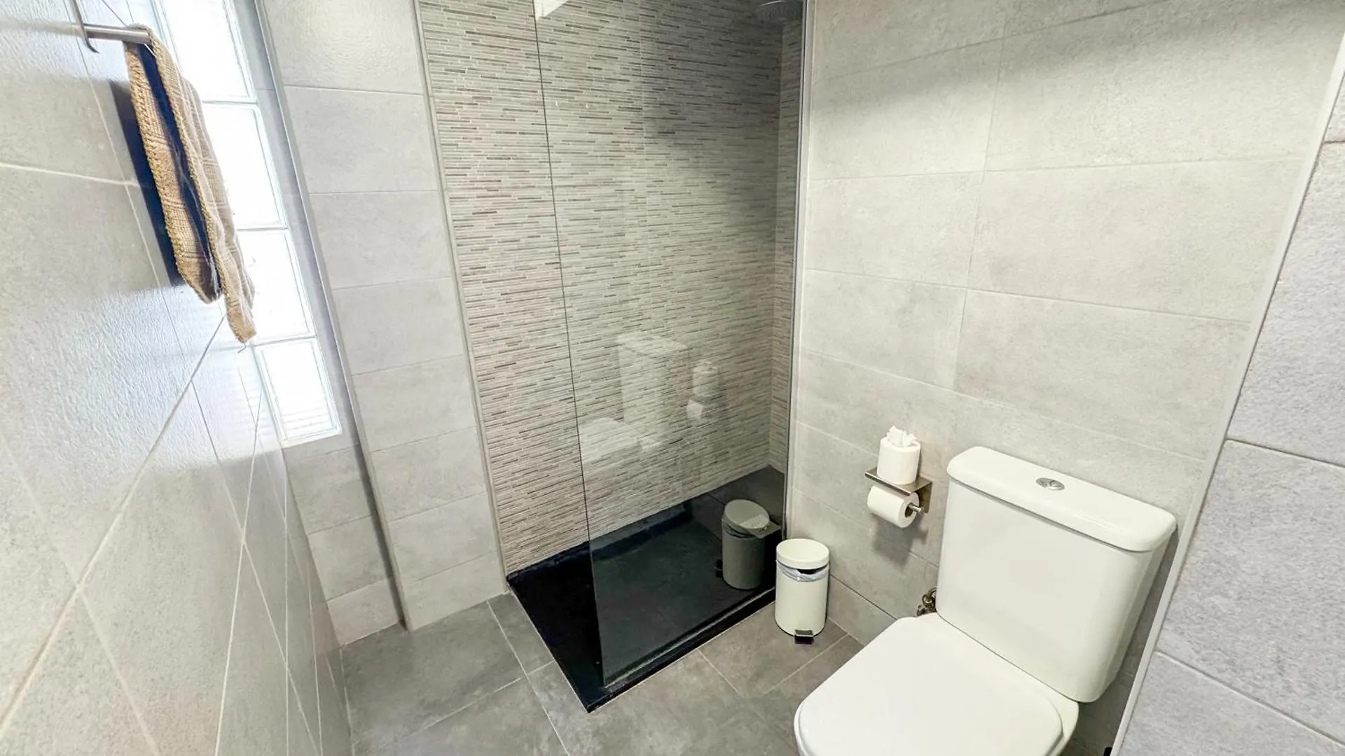 One Bed Apt, Terrace, Sea And Pool View, Walk To Beach توريمولينوس 0*,