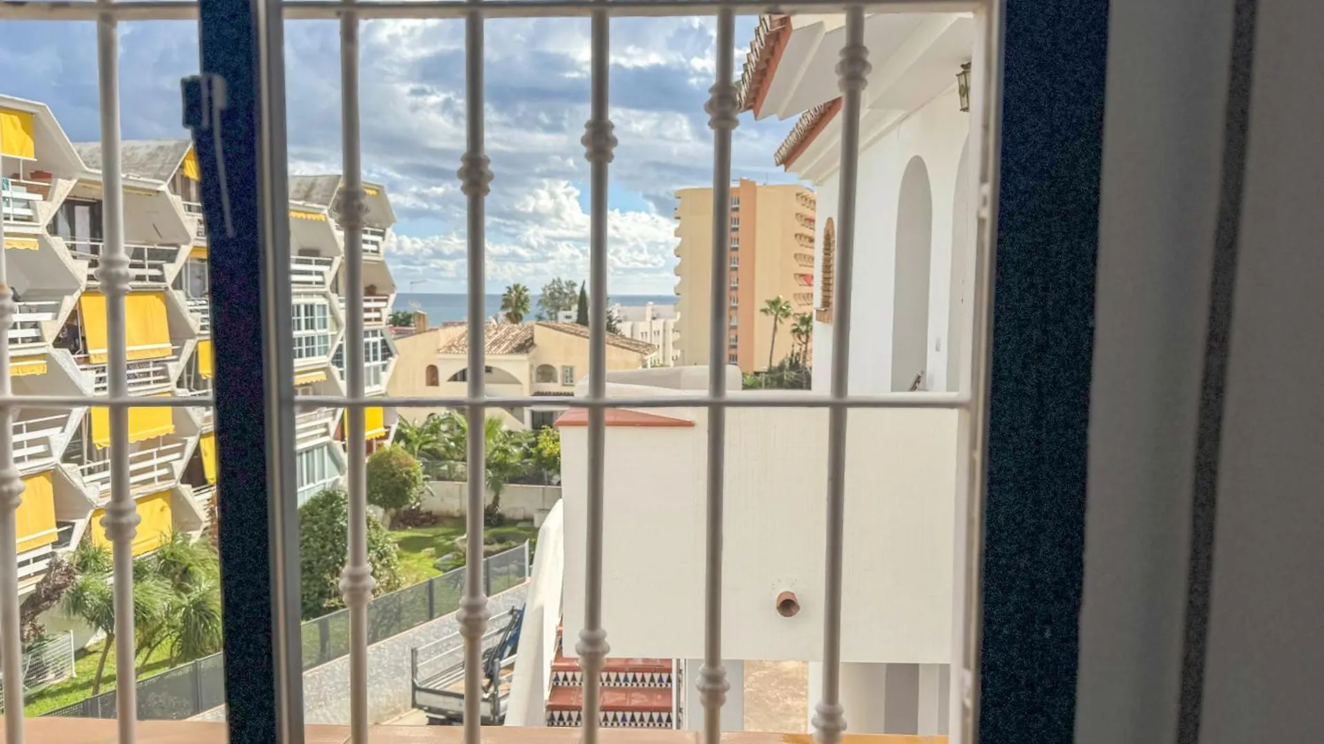 One Bed Apt, Terrace, Sea And Pool View, Walk To Beach Torremolinos 0*,  Spain